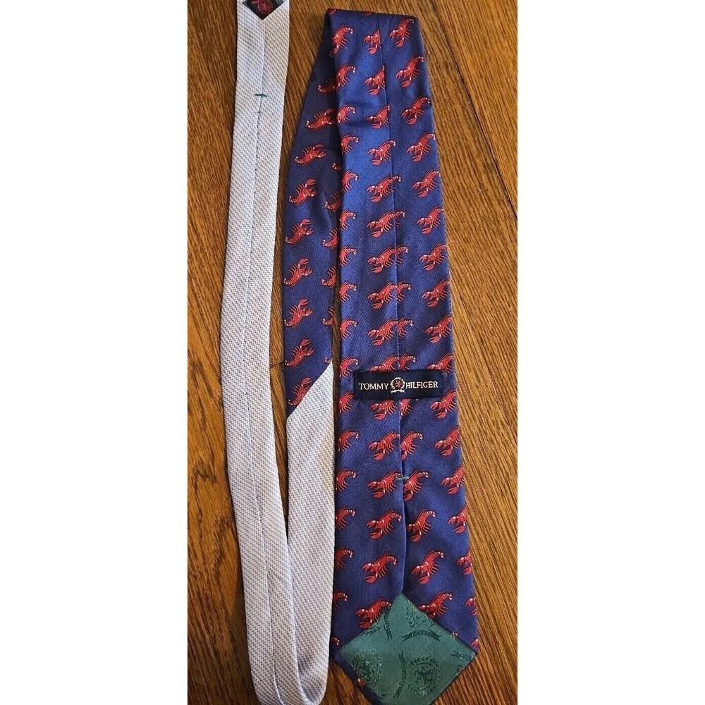 Tommy Hilfiger Mens Neck Tie NavBlue Lobsters Blue 60" 100% Silk WPL# 2831